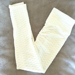 TIKTOK BOOTY SCRUNCH LEGGINGS